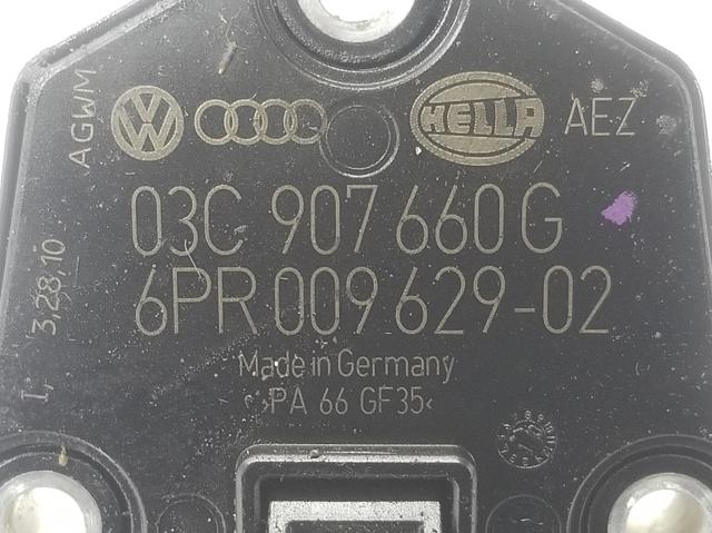 Sensor de nivel de aceite del motor Audi A4 8K2