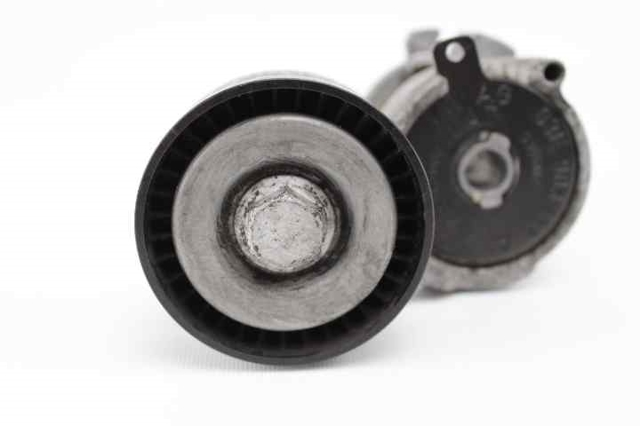 03E903133A Tensor de correa poli V comprar Almería
