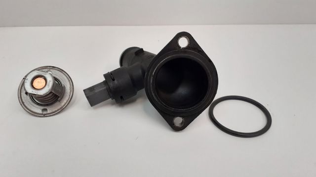 03G121121D VAG Tapa de termostato  comprar en Lleida