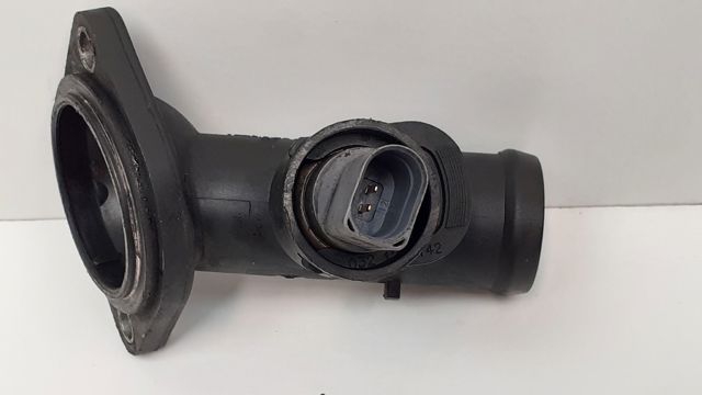 03G121121D VAG Tapa de termostato  disponible Vigo