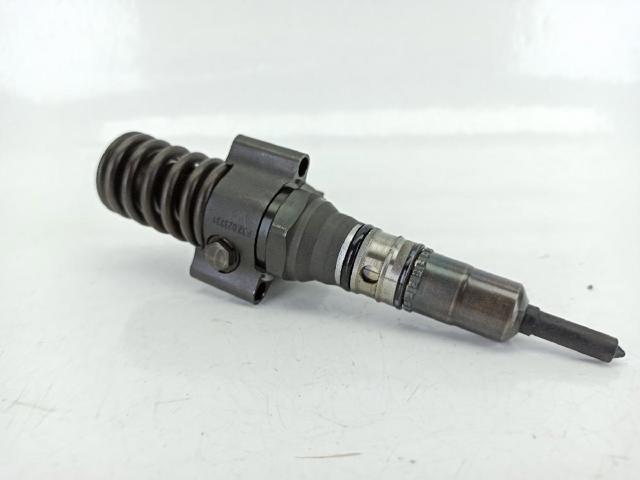 03G130073G Inyector de combustible  disponible Utrera