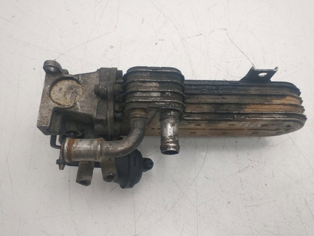 Enfriador de recirculación de gases de escape EGR 03G131513K MITSUBISHI