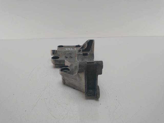 03G903143A Soporte del alternador  en stock Granada