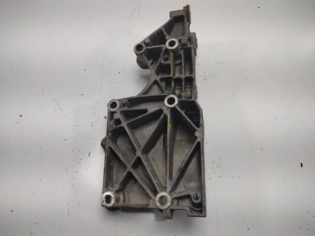 VAG 03G903143A Soporte del alternador  en stock Terrassa