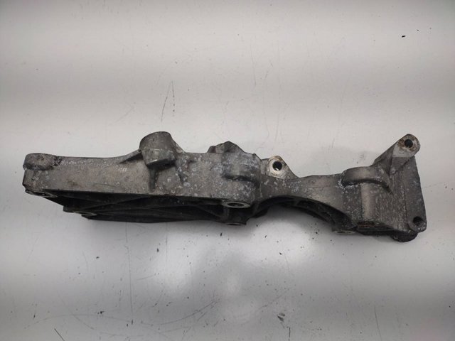 03G903143A VAG Soporte del alternador  comprar en Jaén