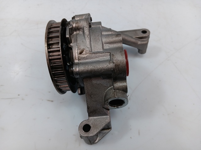 Bomba de aceite del motor 03L115105B VAG