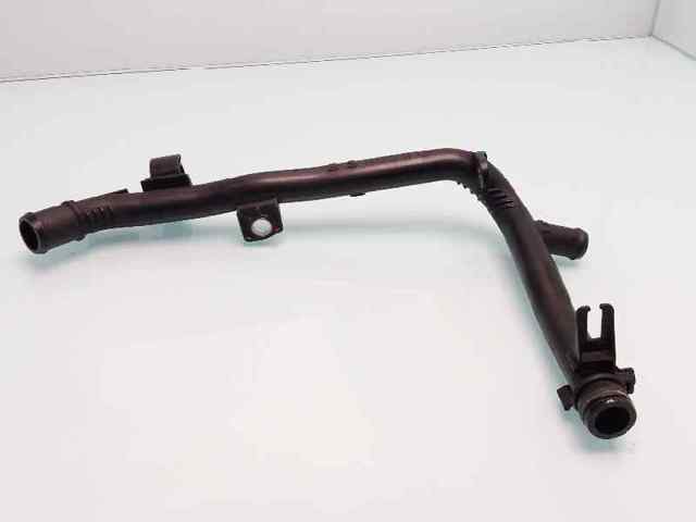 Manguera (conducto) del sistema de refrigeración Volkswagen Passat 362