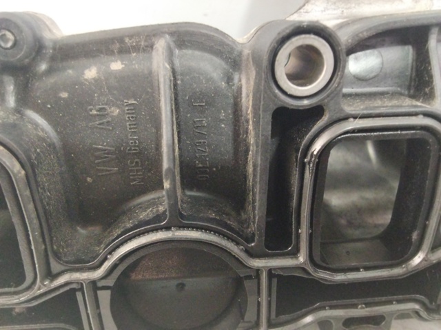 VAG 03L129711E Colector de admisión comprar Barcelona