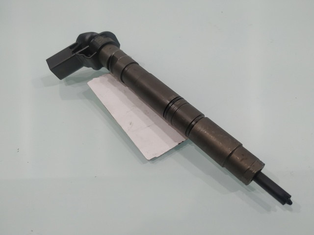 03L130277 Inyector de combustible  disponible Utrera
