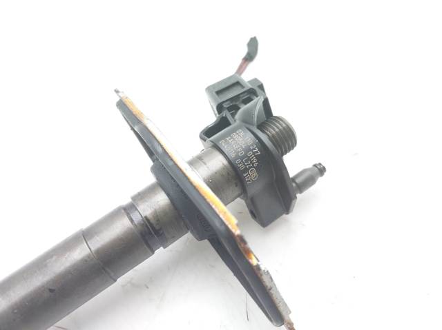 03L130277 Inyector de combustible  disponible Utrera