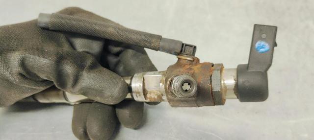 03L130277B Inyector de combustible  comprar en Zaragoza