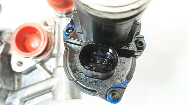 03L131512DQ Enfriador de recirculación de gases de escape EGR comprar Sevilla