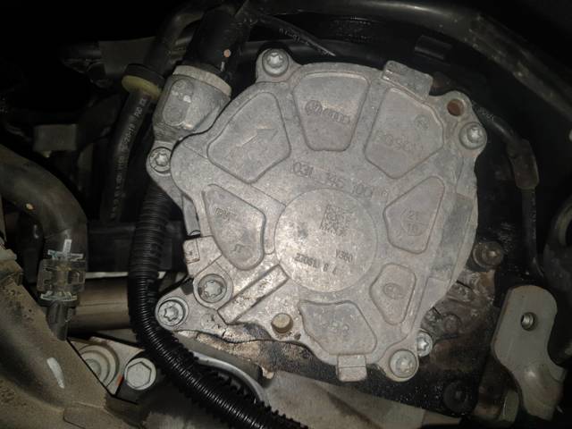VAG 03L145100 Bomba de vacío  disponible Valladolid