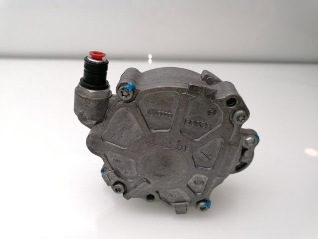 03L145100F Bomba de vacío  en stock Sabadell