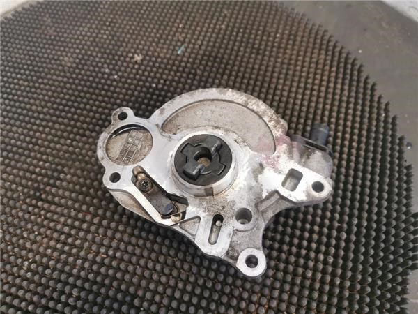 VAG 03L145207 Bomba de vacío  en stock Terrassa