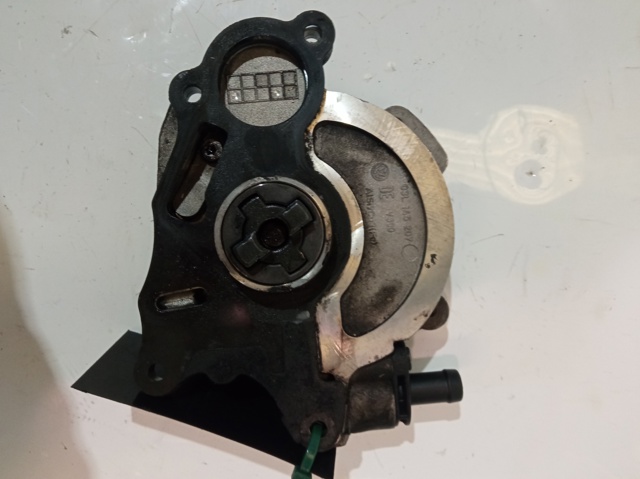VAG 03L145207 Bomba de vacío comprar Barcelona