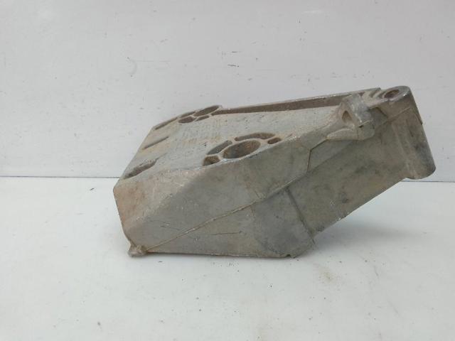 VAG 03L199207 Soporte derecho del motor  en stock Valencia