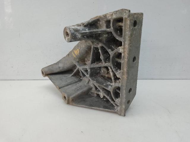 03L199207 VAG Soporte derecho del motor  comprar en Lleida