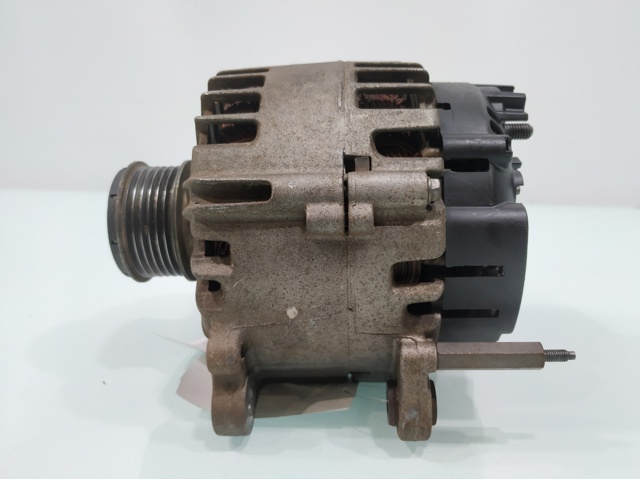 03L903023B Alternador  en stock Sabadell