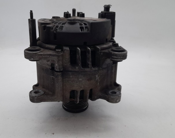 VAG 03L903024L Alternador  disponible Lugo
