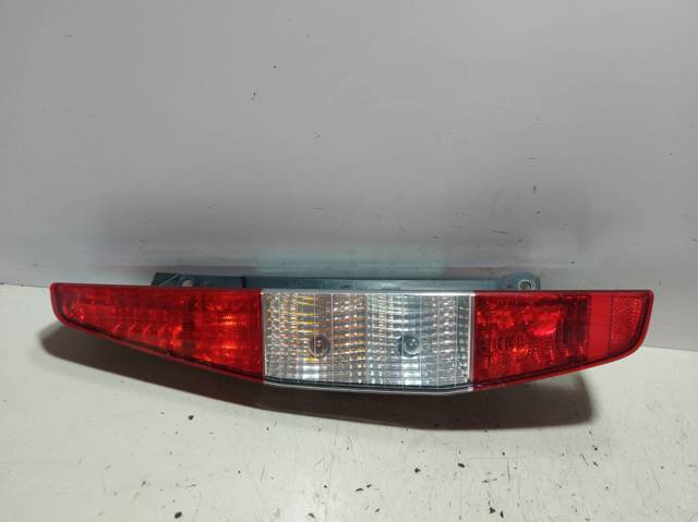 040610999000 Piloto trasero izquierdo  en stock Sabadell