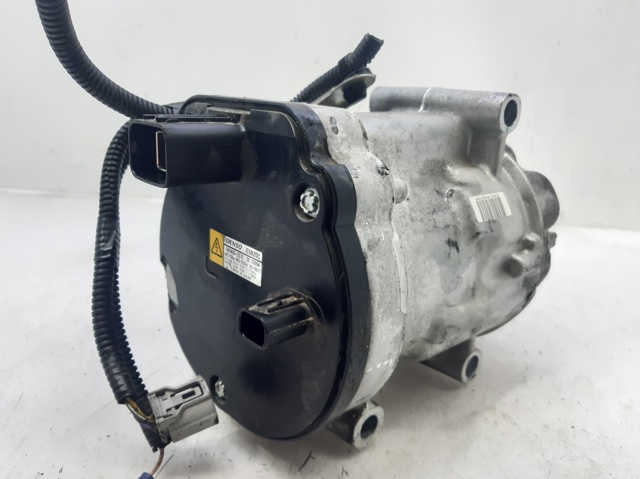 0424000370 TOYOTA Compresor de aire acondicionado  en stock Córdoba