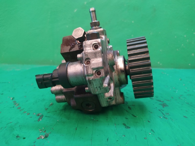 Bomba de alta presión Opel Astra F69