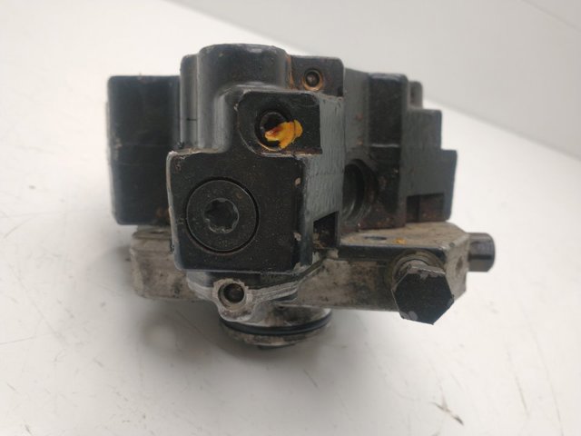 0445010111 Bomba de alta presión de combustible  disponible Burgos