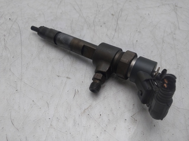 0445110019 Inyector  en stock Granada