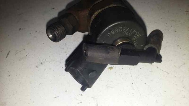 PEUGEOT 0445110076 Inyector de combustible  disponible Lugo