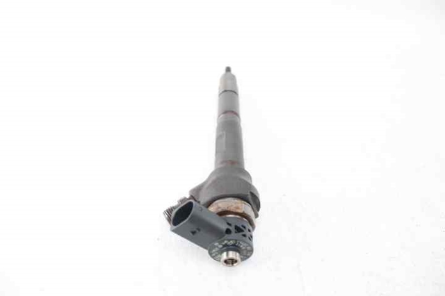 0445110477 Inyector de combustible  disponible Málaga