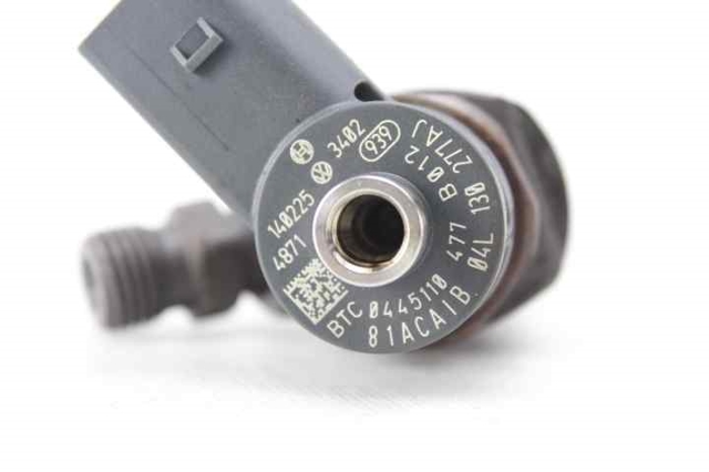 VAG 0445110477 Inyector de combustible  disponible Lugo