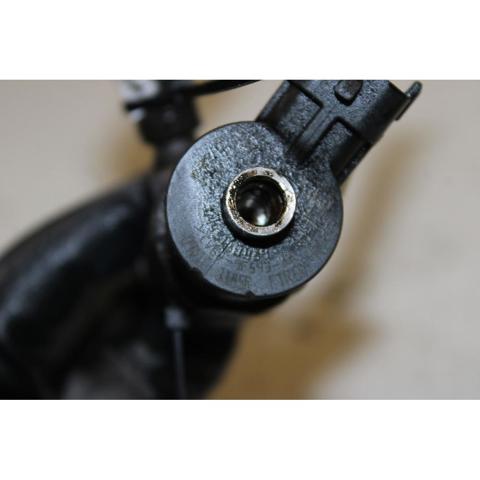 Inyector de combustible Ford Focus 3 CB8