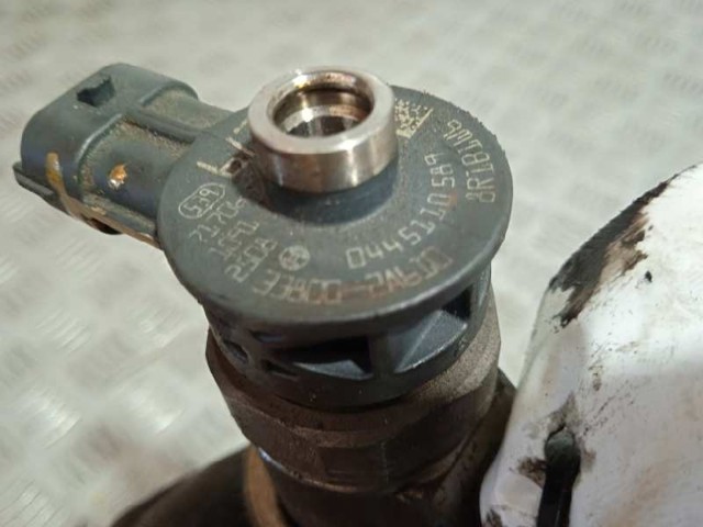 HYUNDAI 0445110589 Inyector de combustible  disponible Lugo