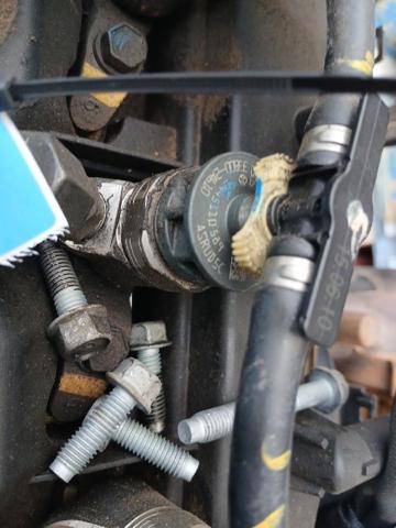 HYUNDAI 0445110589 Inyector de combustible  disponible Valladolid