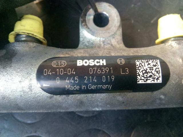 0445214019 PEUGEOT Rampa de combustible  en stock Huelva
