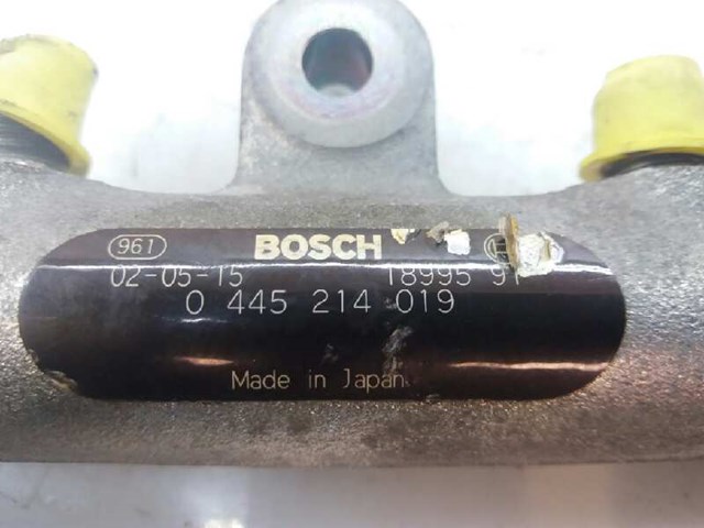 0445214019 Rampa de combustible  en stock Sabadell