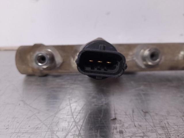 0445214065 RENAULT Rampa de combustible  en stock Gandía