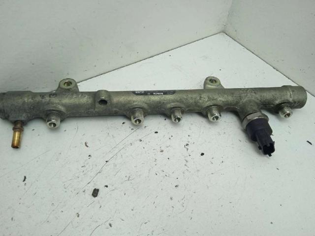 0445214065 Rampa de combustible  en stock Sabadell