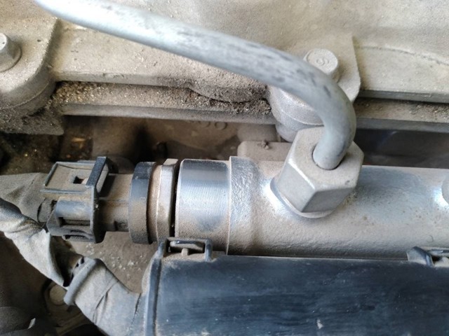 0445214085 Rampa de combustible  en stock Granada