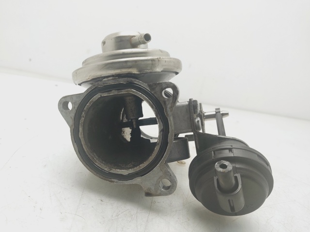 VAG 045131501C Válvula EGR de recirculación de gases  disponible España