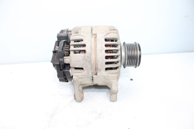 045903023 VAG Alternador  comprar en Jaén