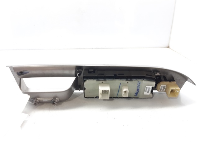 04602781AA Interruptor de elevalunas delantera izquierda  en stock Granada