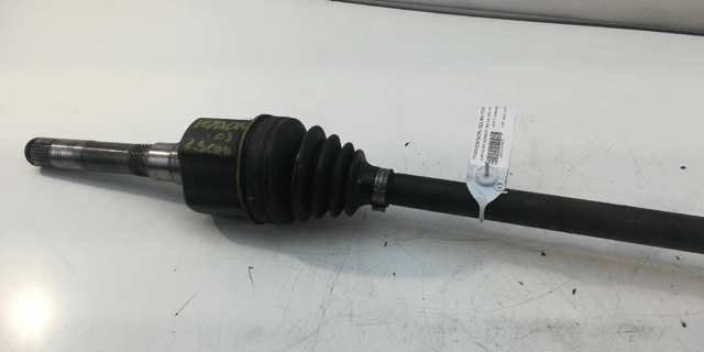 04641884AE Semieje delantero derecho  en stock Granada