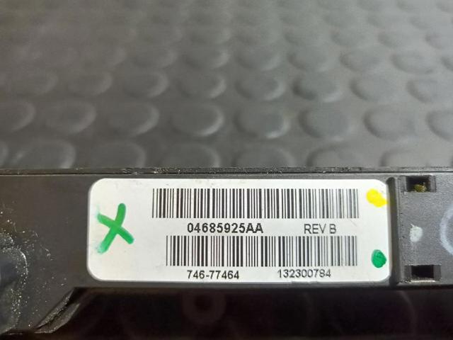 04685925AA CHRYSLER Bloque de botones de la consola central  disponible Alicante