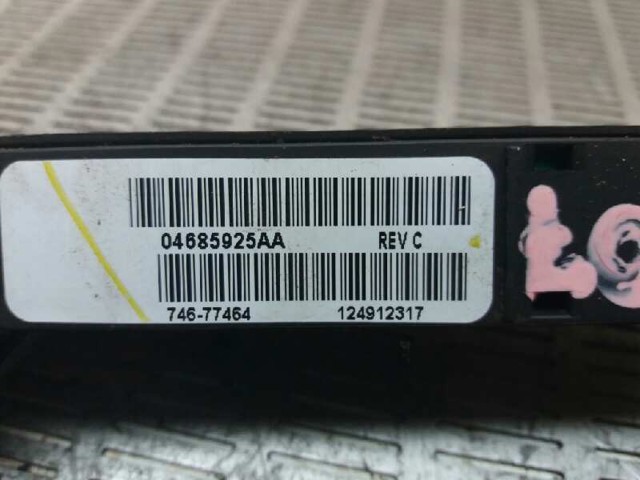 CHRYSLER 04685925AA Bloque de botones de la consola central comprar Barcelona