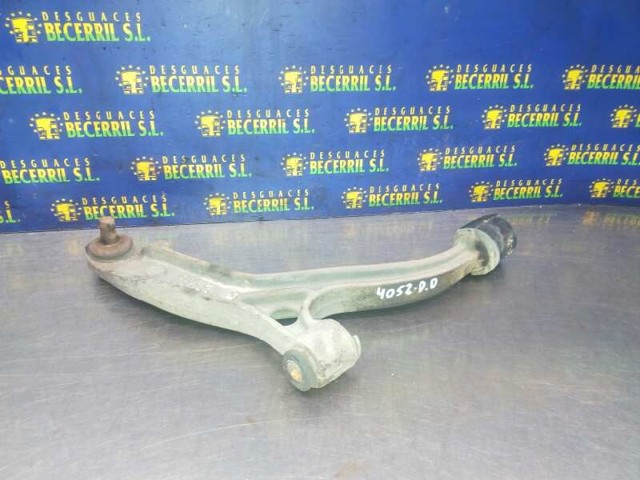 Brazo inferior derecho de la suspensión delantera 04694760AC CHRYSLER