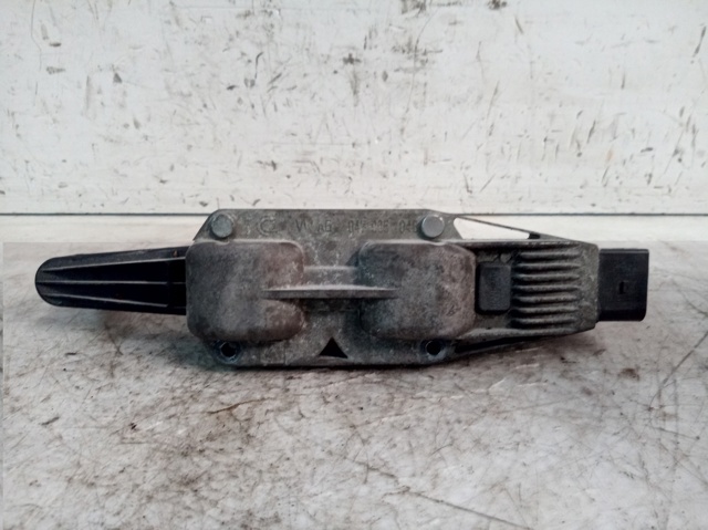 047905104B VAG