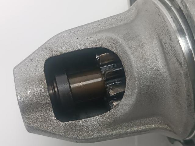 04801516AA Chrysler