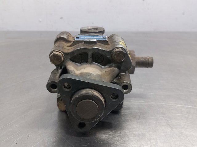 048145155C Bomba de dirección  en stock Castellón
